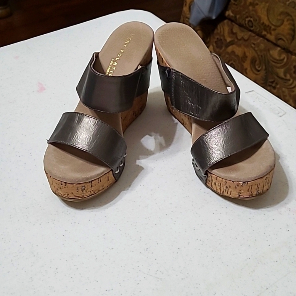 Very Volatile pewter wedges size 10